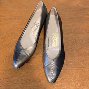 Vintage Salvatore Ferragamo Metallic Bronze Pewter Pumps
